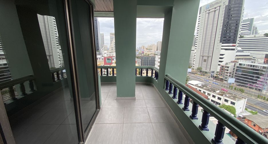 For rent 4 bedrooms condo in Pathum Wan, Bangkok