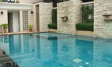 For rent 3 bedrooms townhouse in Watthana, Bangkok