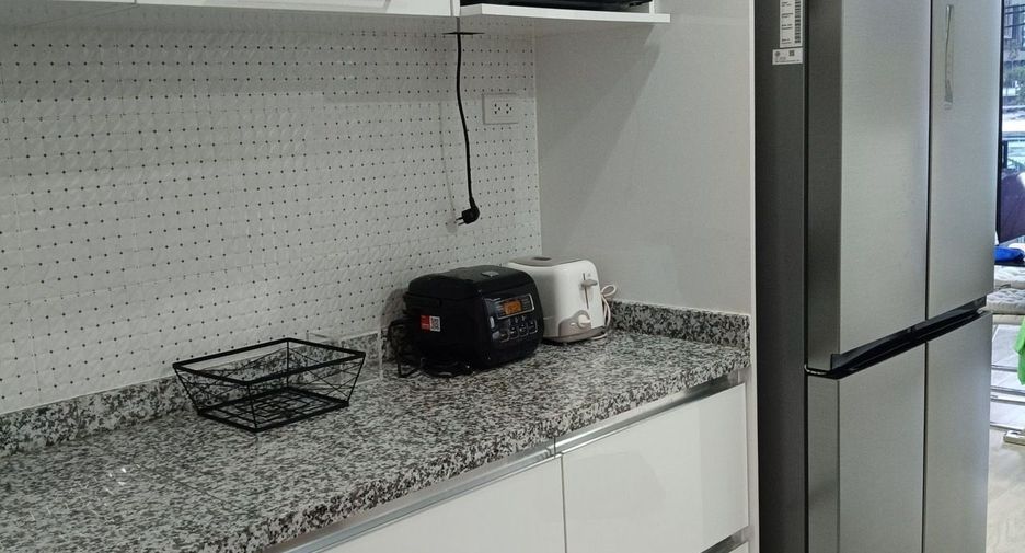 For rent 2 bedrooms condo in Pathum Wan, Bangkok