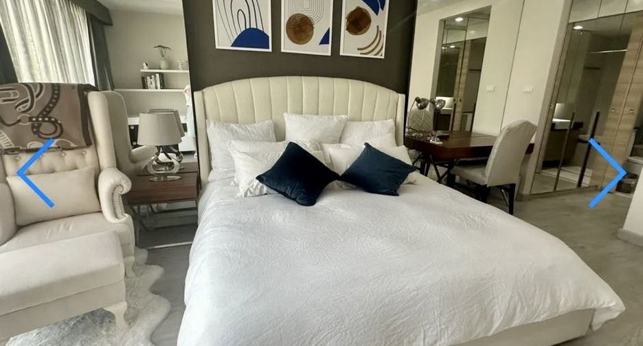 For rent 2 bedrooms condo in Pathum Wan, Bangkok