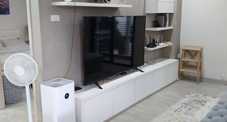 For rent 2 bedrooms condo in Pathum Wan, Bangkok