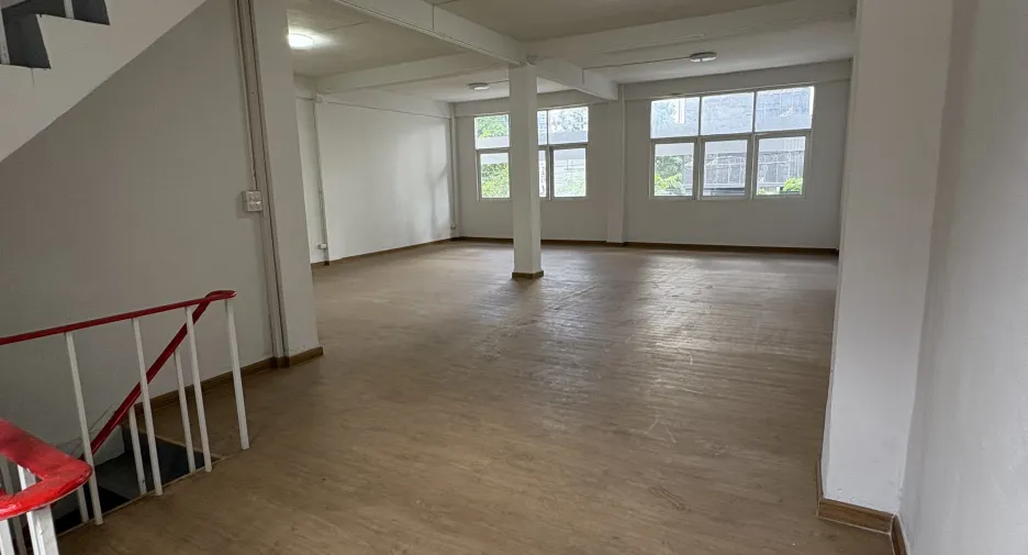 For rent 5 bedrooms retail Space in Bang Rak, Bangkok