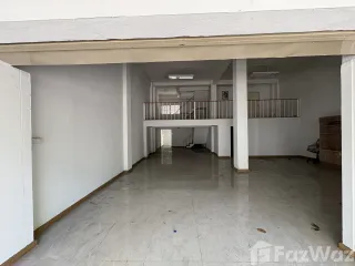 For rent 5 ベッドルーム retail Space in Bang Rak, Bangkok