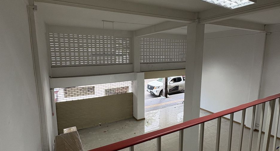 出租 5 卧室 商业空间 在 Bang Rak, 曼谷