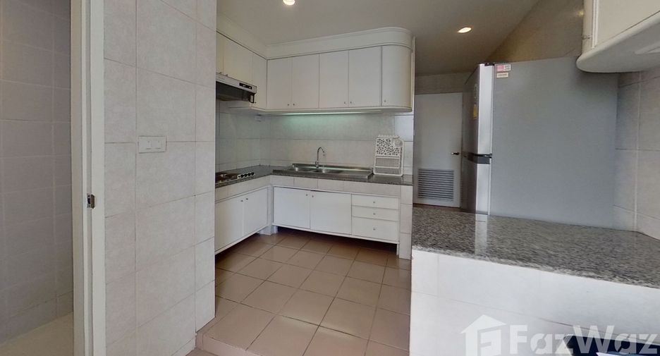 For rent 2 bedrooms condo in Sathon, Bangkok