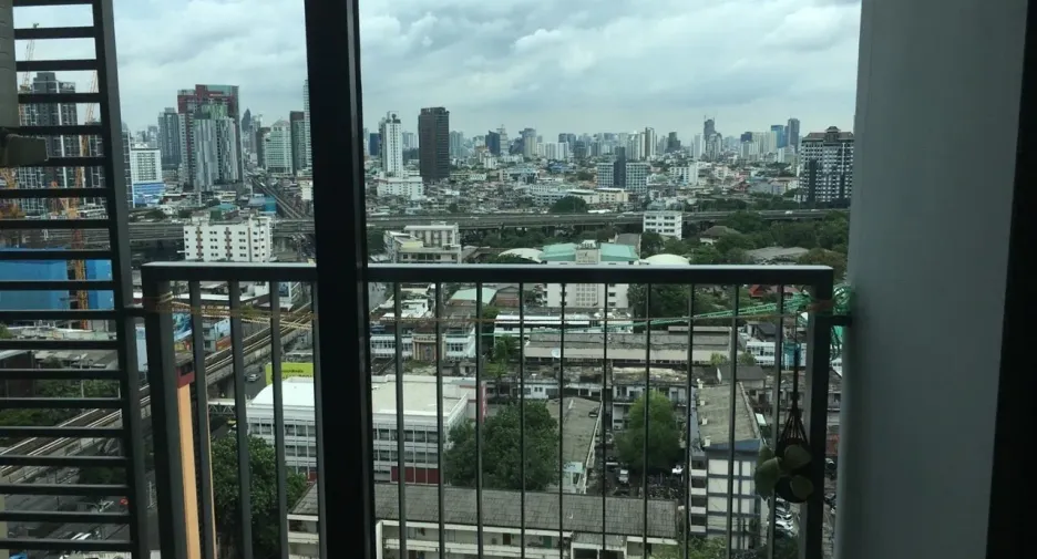À louer 1 chambre condo à Phra Khanong, Bangkok