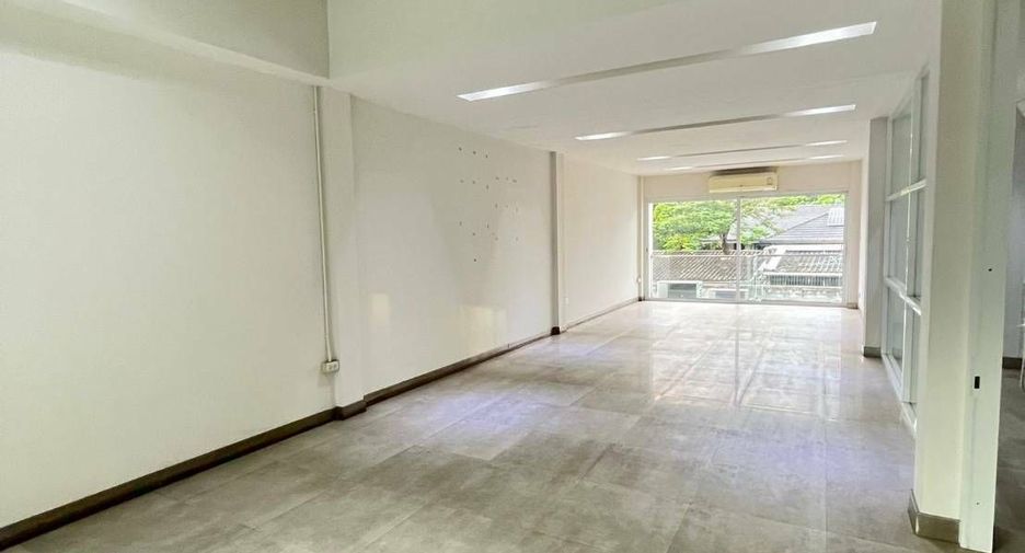For rent office in Phra Khanong, Bangkok