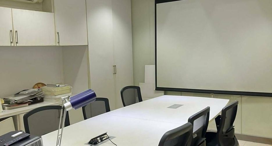 For rent office in Phra Khanong, Bangkok