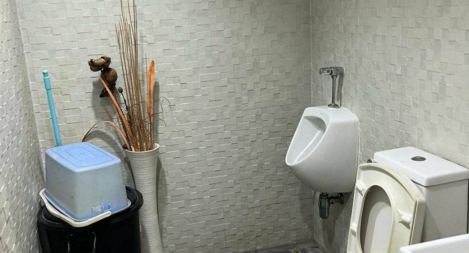 For rent office in Phra Khanong, Bangkok