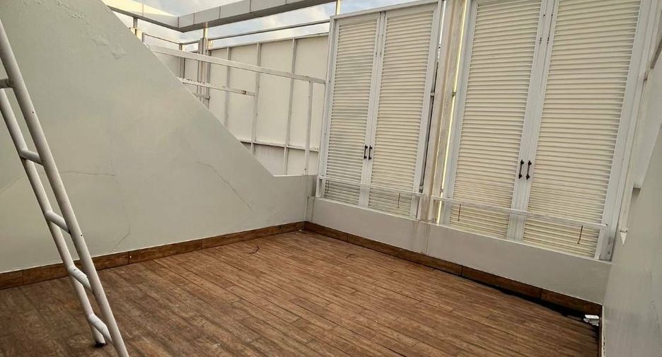For rent office in Phra Khanong, Bangkok