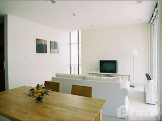 À louer 2 chambres appartement à Bang Rak, Bangkok