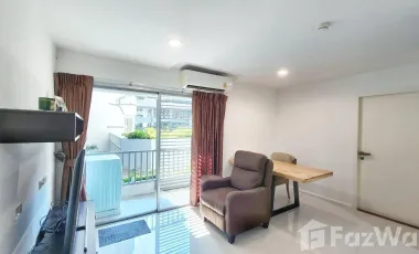 Condo en alquiler de 2 habitaciones en Phra Khanong, Bangkok