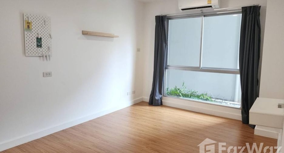 For rent 2 bedrooms condo in Phra Khanong, Bangkok