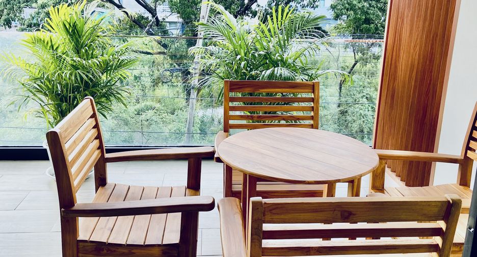 For rent 2 bedrooms apartment in Saphan Sung, Bangkok