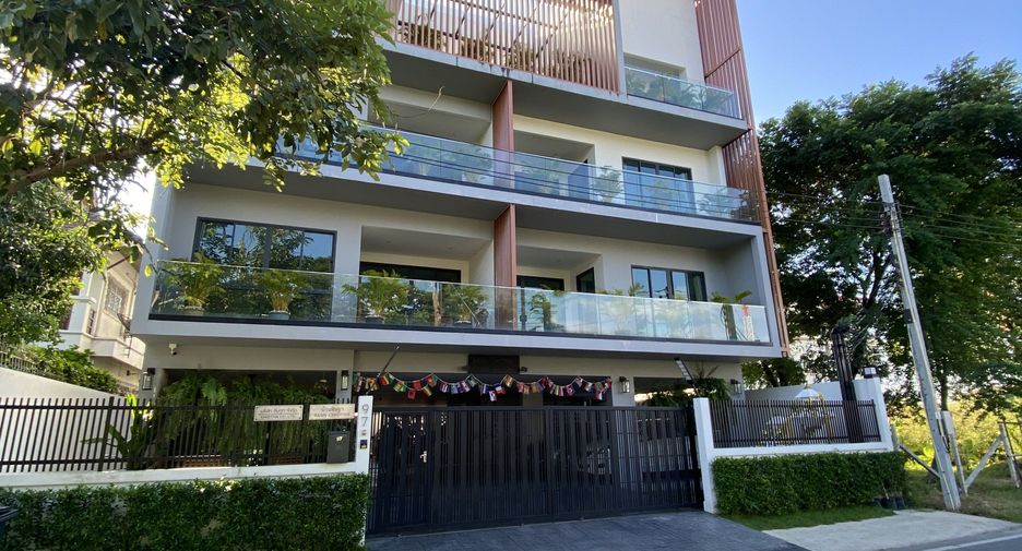 For rent 2 bedrooms apartment in Saphan Sung, Bangkok