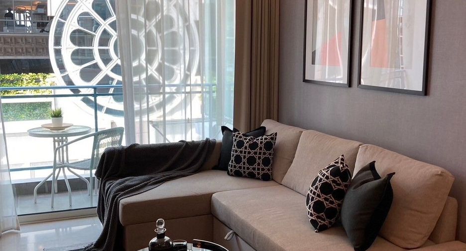 For rent 2 bedrooms condo in Pathum Wan, Bangkok