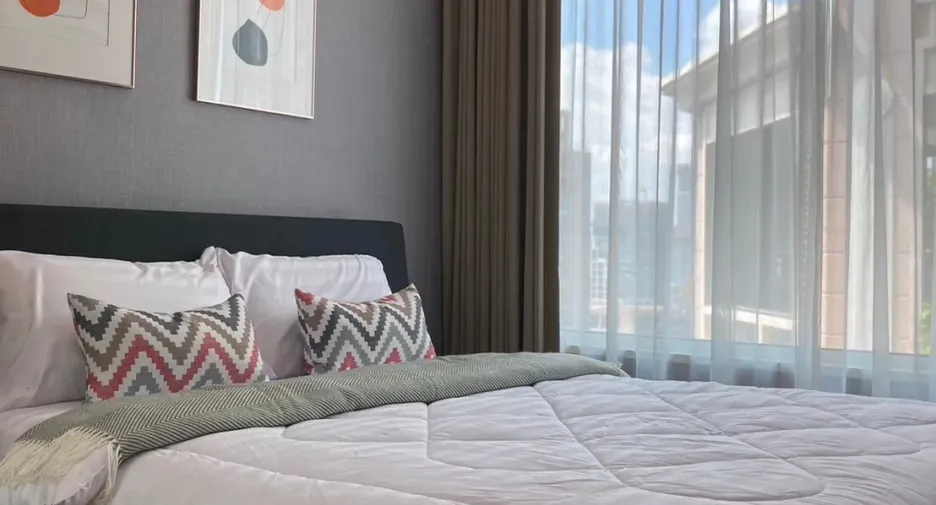 For rent 2 bedrooms condo in Pathum Wan, Bangkok