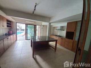 Haus zur Miete mit 5 Zimmer in Khlong Toei, Bangkok