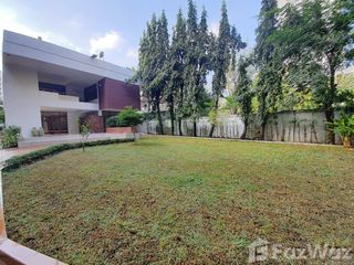 Haus zur Miete mit 5 Zimmer in Khlong Toei, Bangkok