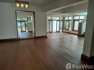 Haus zur Miete mit 5 Zimmer in Khlong Toei, Bangkok