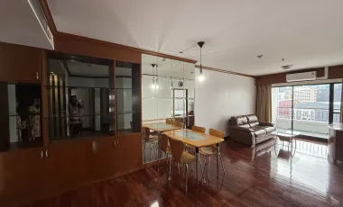 For rent 3 bedrooms condo in Pathum Wan, Bangkok