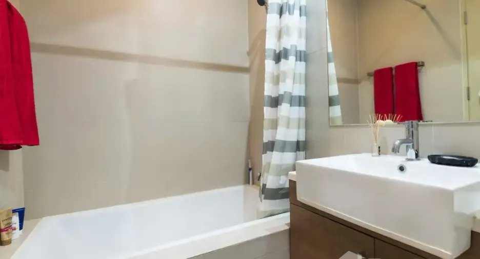 For rent 2 bedrooms condo in Khlong Toei, Bangkok