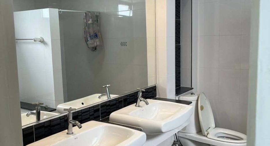 For rent 2 bedrooms townhouse in Min Buri, Bangkok