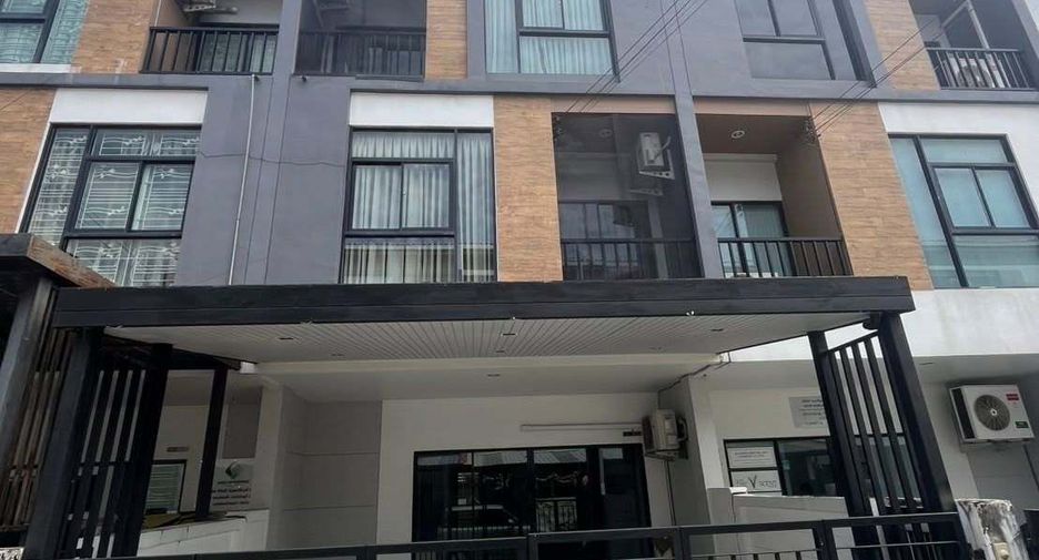 For rent 2 bedrooms townhouse in Min Buri, Bangkok