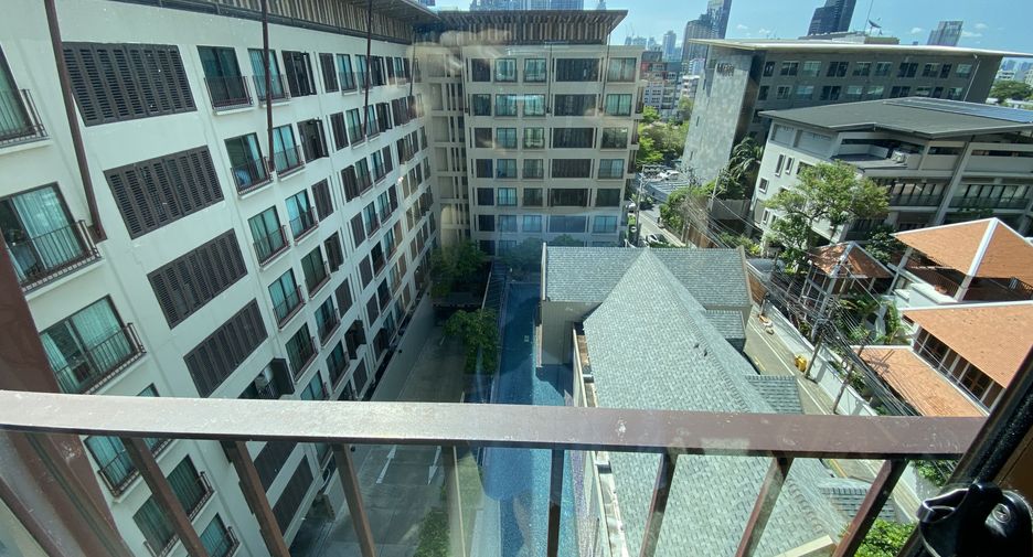 For rent 1 bed condo in Khlong Toei, Bangkok