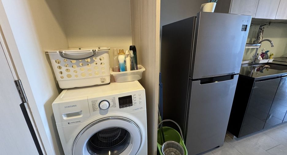 For rent 2 bedrooms condo in Phaya Thai, Bangkok