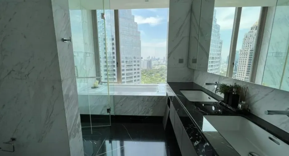 À louer 2 chambres condo à Sathon, Bangkok