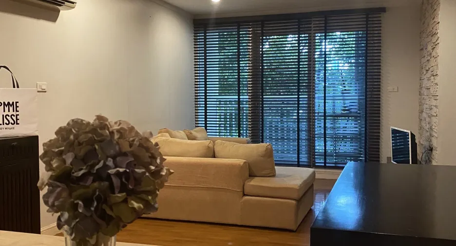 For rent 2 bedrooms condo in Yan Nawa, Bangkok