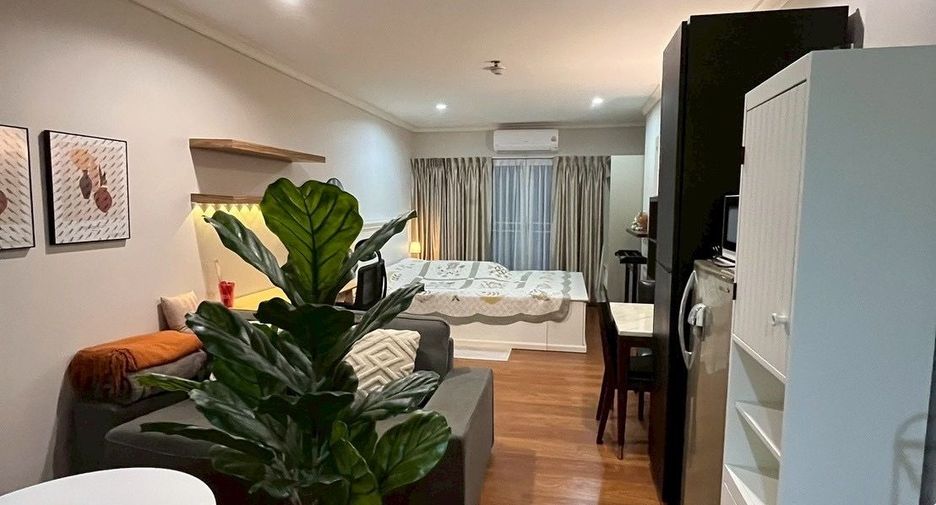 For rent 1 bed condo in Watthana, Bangkok