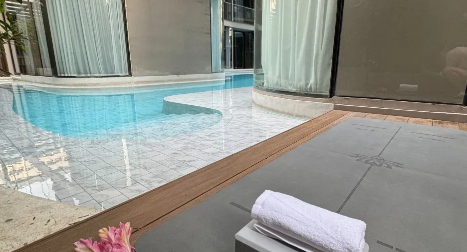 For rent 2 bedrooms condo in Khlong Toei, Bangkok