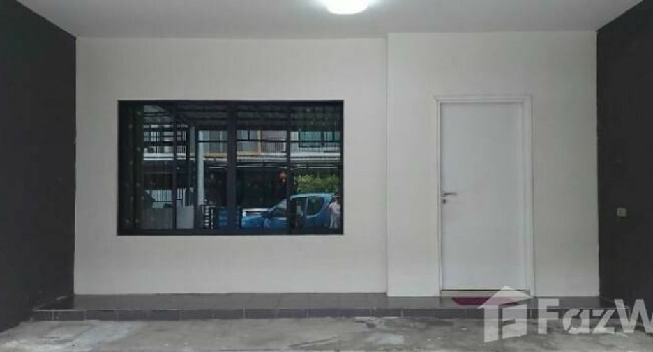 Reihenhaus zur Miete mit 3 Zimmer in Suan Luang, Bangkok