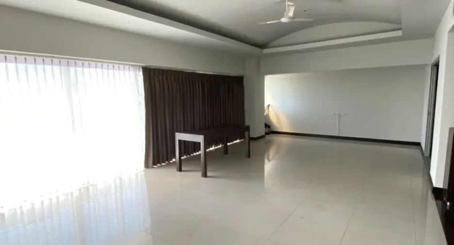 For rent 3 bedrooms condo in Sathon, Bangkok