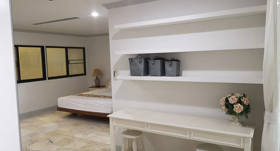 ให้เช่า 2 ห้องนอน คอนโด ใน วัฒนา, กรุงเทพฯ