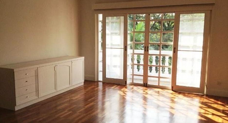 Wohnung zur Miete mit 3 Zimmer in Watthana, Bangkok
