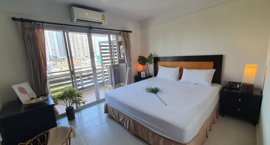 For rent 1 bed condo in Khlong Toei, Bangkok