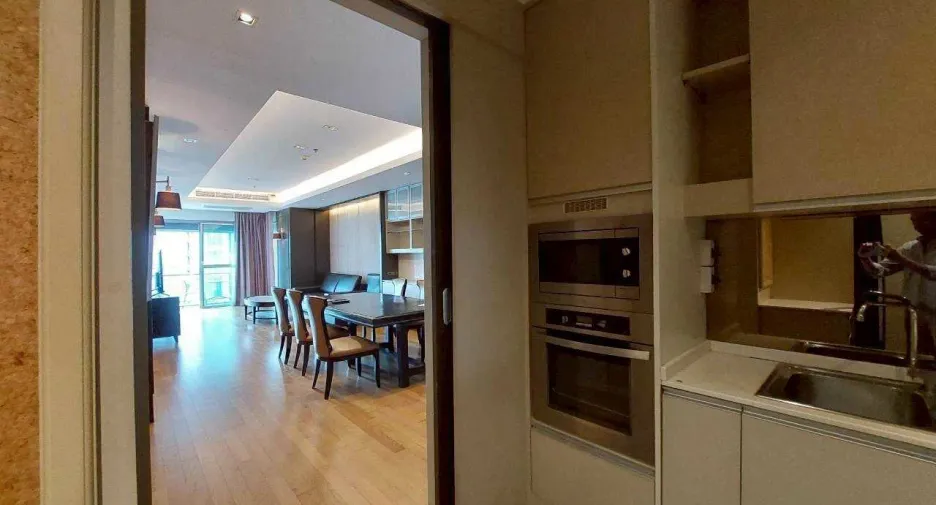 For rent 3 bedrooms condo in Khlong Toei, Bangkok