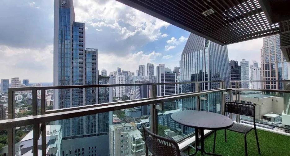 For rent 3 bedrooms condo in Khlong Toei, Bangkok