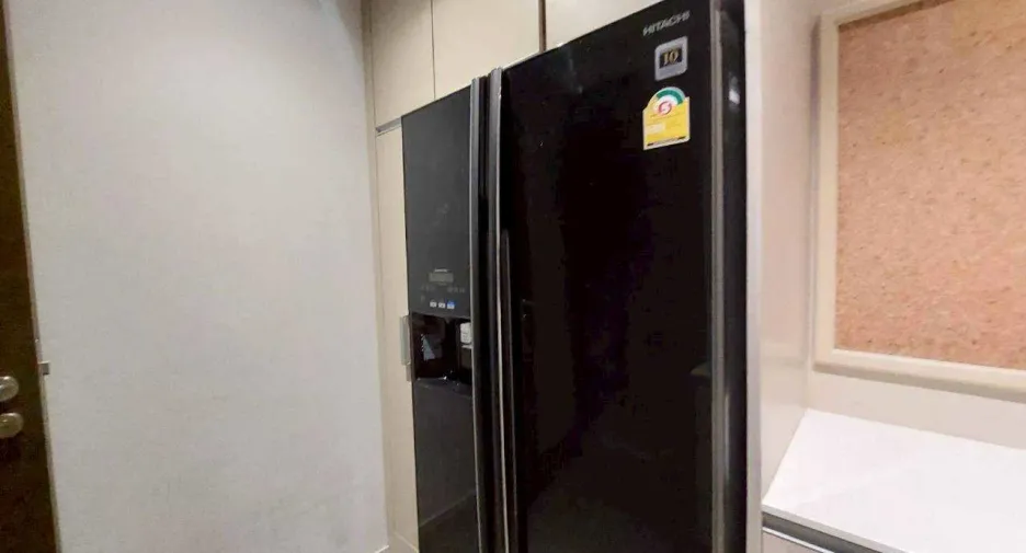 For rent 3 bedrooms condo in Khlong Toei, Bangkok