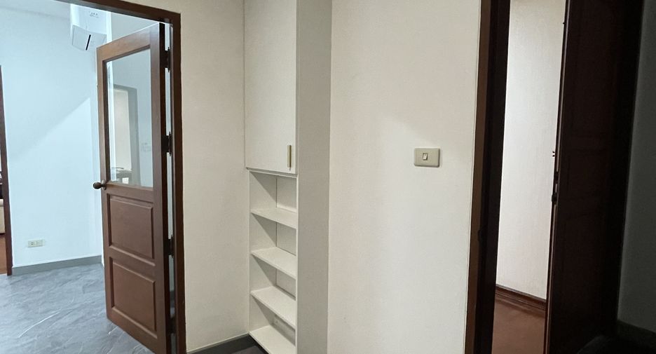 Wohnung zur Miete mit 2 Zimmer in Watthana, Bangkok