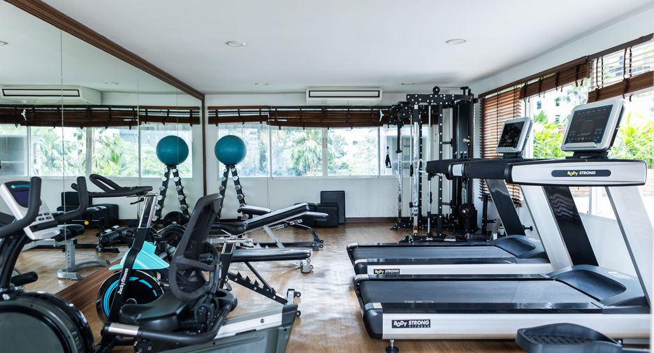 For rent 4 bedrooms condo in Khlong Toei, Bangkok