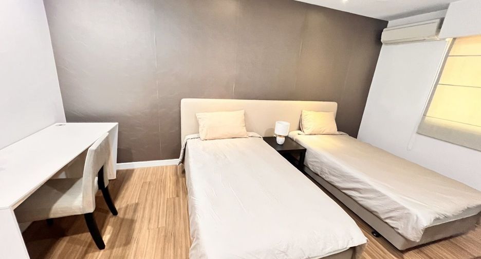 For rent 3 bedrooms apartment in Watthana, Bangkok