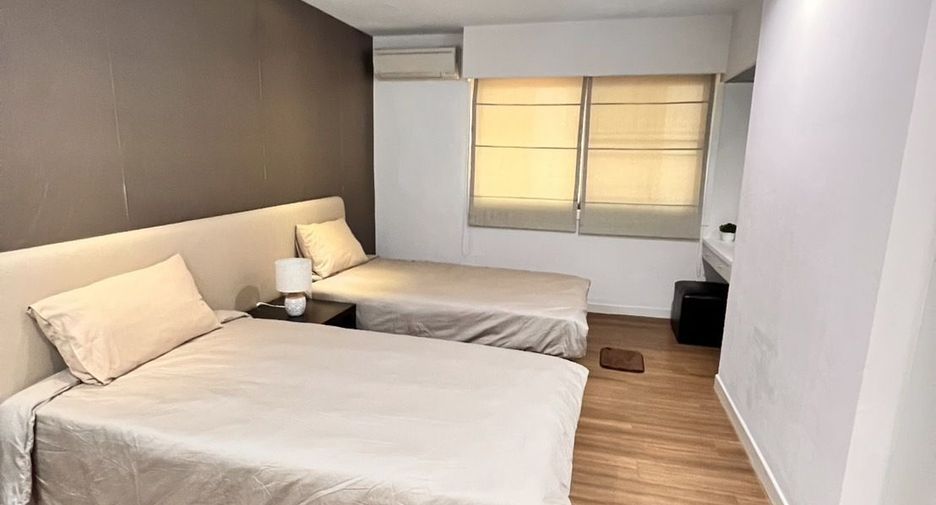 For rent 3 bedrooms apartment in Watthana, Bangkok