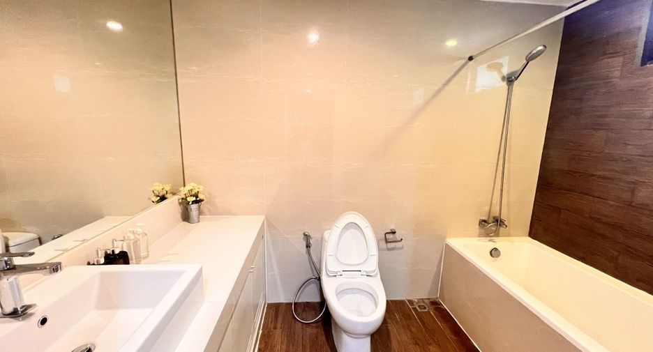 For rent 3 bedrooms apartment in Watthana, Bangkok