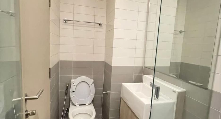For rent studio condo in Khlong San, Bangkok
