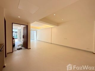 For rent 2 bedrooms townhouse in Yan Nawa, Bangkok