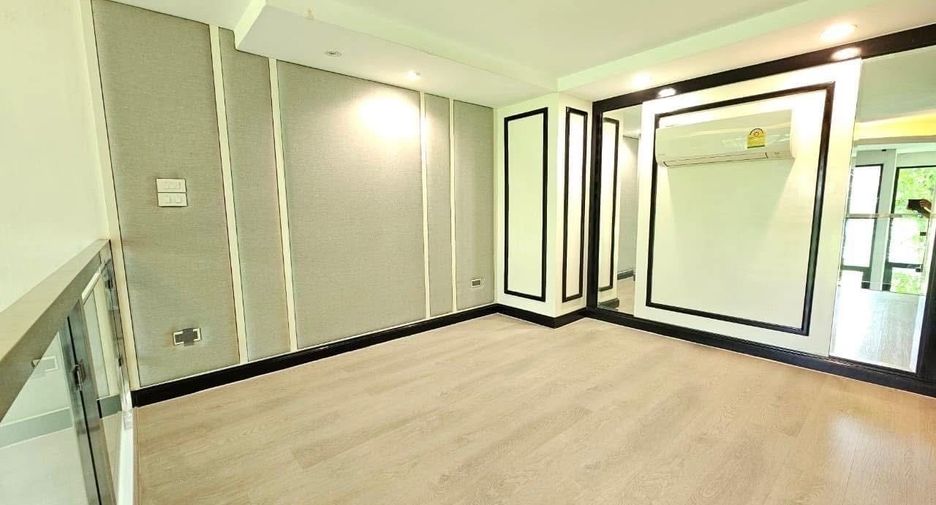 For rent 2 bedrooms office in Bang Na, Bangkok